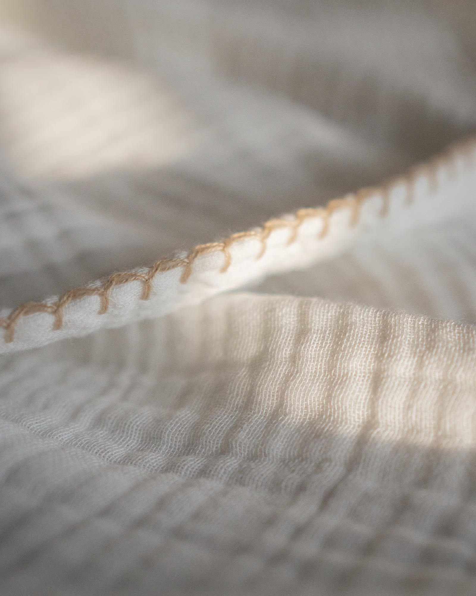 #color_White with Beige Stitch