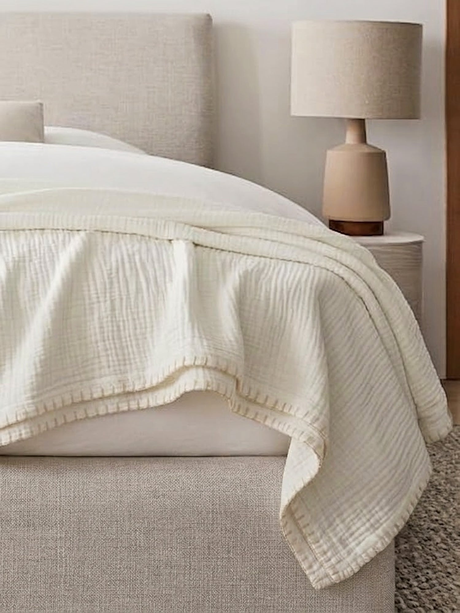 #color_White with Beige Stitch