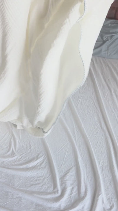 #Color_White with Blue Stitch